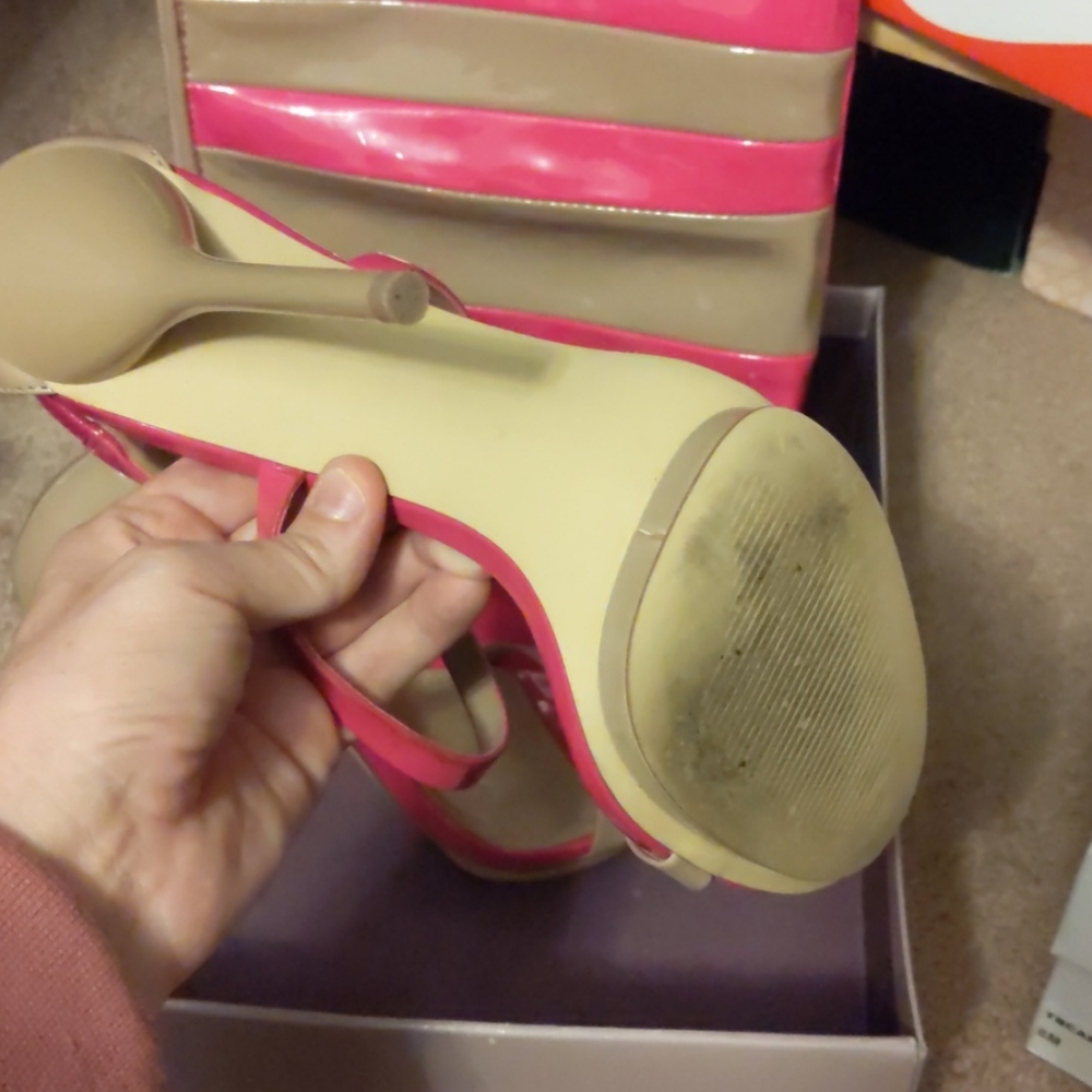 Shoes - Picture 4 of 4